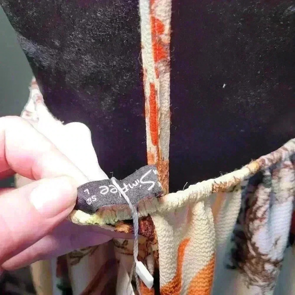 Simplee Halter top with tie at the neck dress size a large. - Picture 4 of 6